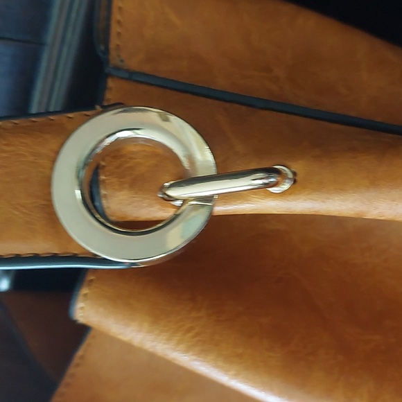 Faux leather hobo - Picture 3 of 7